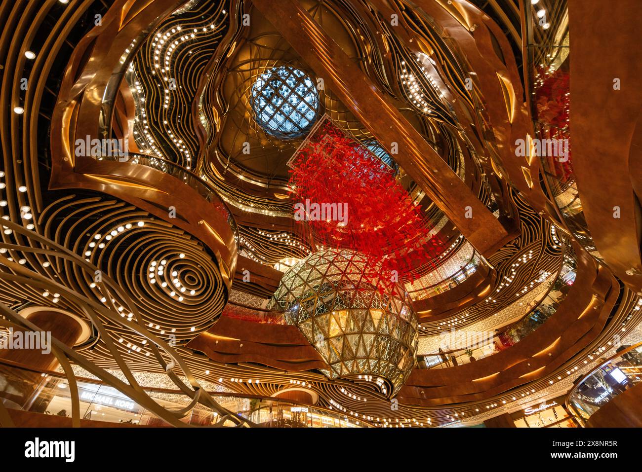 K11 MUSEA Mall di Hong Kong, un centro commerciale decorato con opere d'arte, negozi di lusso, ristoranti, un cinema ed eventi dal vivo. Foto Stock