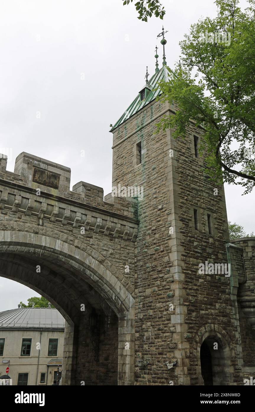 St Louis Gate Vertical - Quebec City, Canada Foto Stock