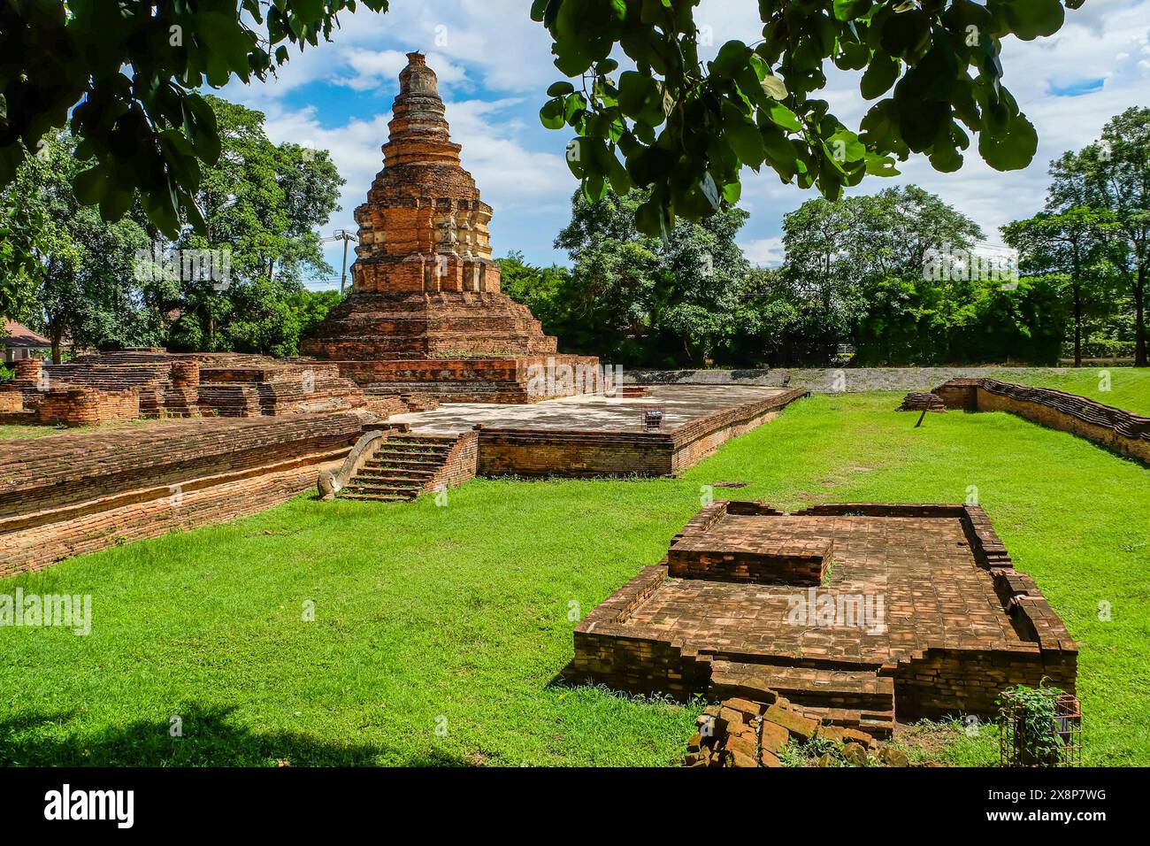 Wat e-Kang (tempio delle scimmie) è uno dei templi meglio conservati a Wiang Kum Kam Foto Stock