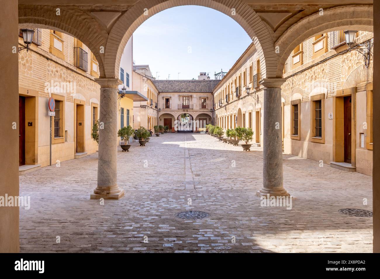 Plaza nella Zecca reale di Siviglia, edificio originale del XVI secolo Foto Stock