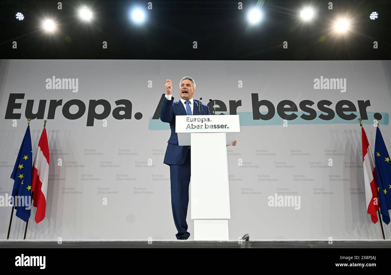 Il Cancelliere austriaco Karl Nehammer venerdì 24 maggio 2024, in occasione dell'evento elettorale UE di ÖVP "calcio d'inizio alla corsa finale" presso il centro espositivo Oberwart, a Oberwart, Austria. - 20240524 PD8407 credito: APA-PictureDesk/Alamy Live News Foto Stock
