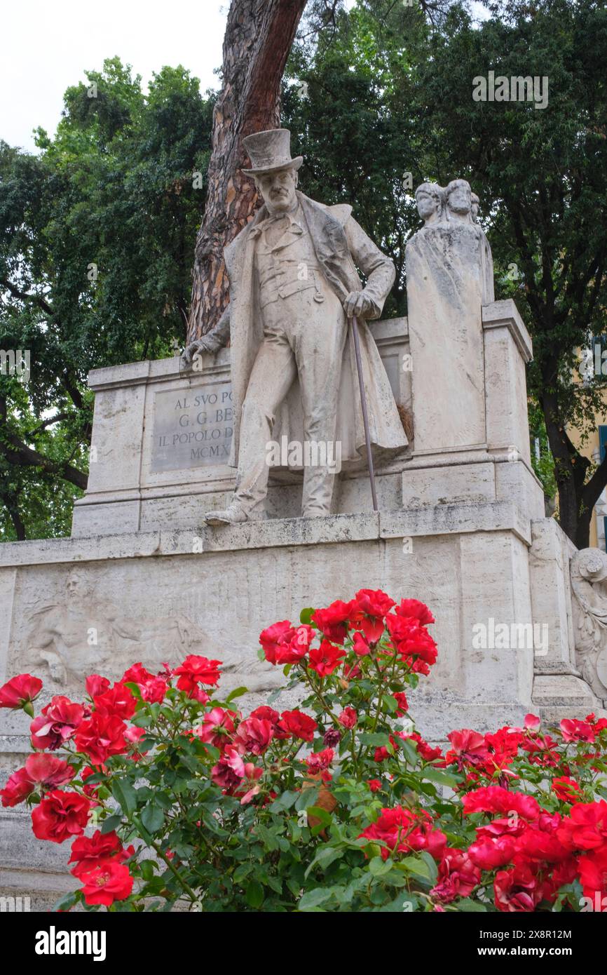 Italia: Monumento al poeta italiano Giuseppe Gioachino belli (1791 - 1863), a Trastevere (13° rione o distretto amministrativo), Roma. Giuseppe Francesco Antonio Maria Gioachino Raimondo belli era famoso per i suoi sonetti in Romanesco, il dialetto di Roma. Foto Stock