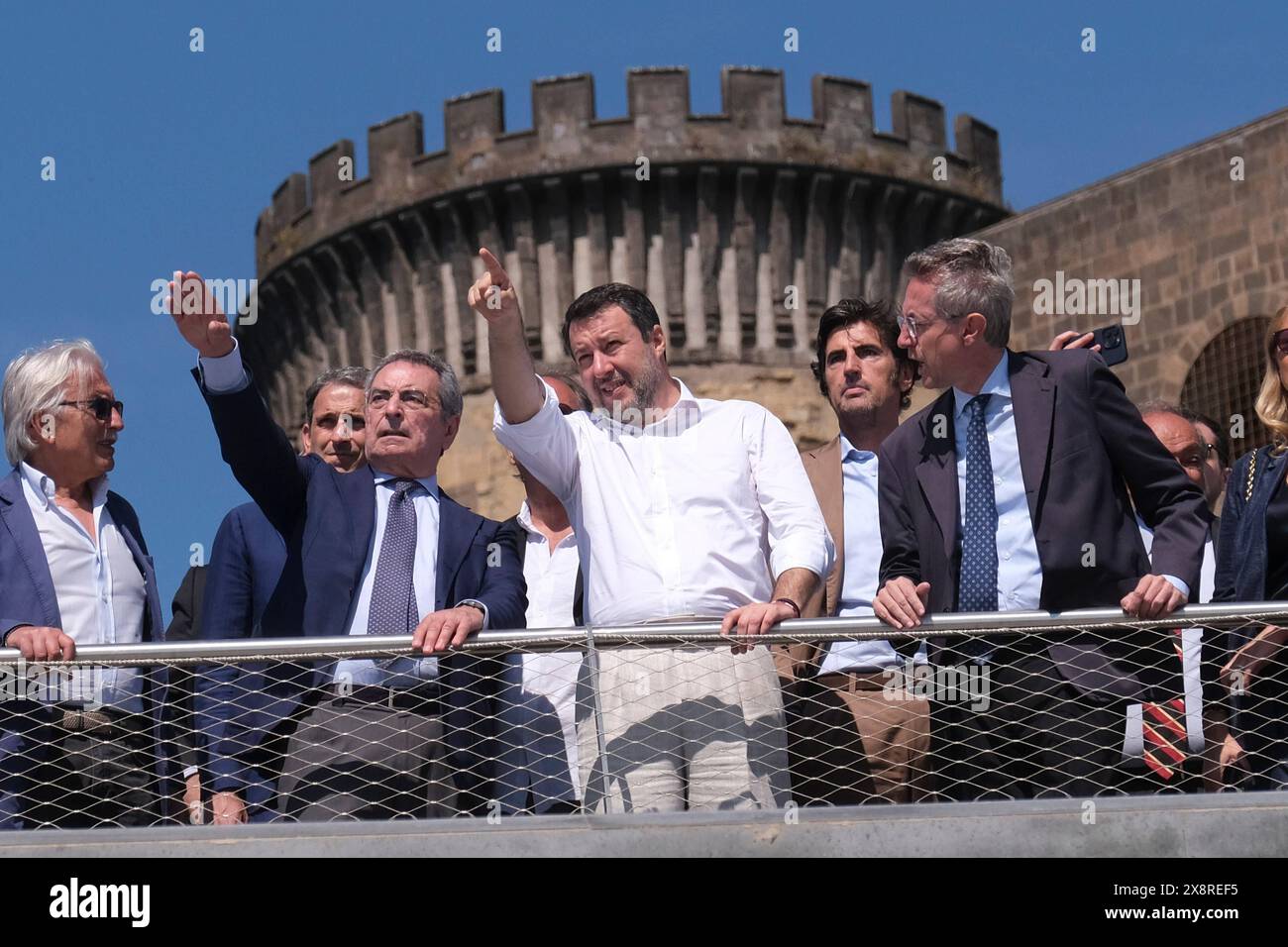 News - visita istituzionale del Ministro dei trasporti Matteo Salvini alla nuova stazione marittima di Molo Beverello Vice primo Ministro e Ministro delle infrastrutture e dei trasporti, Matteo Salvini e il Sindaco di Napoli Gaetano Manfredi in visita alla nuova stazione marittima di Napoli al molo Beverello Napoli Italia Copyright: XAntonioxBalascox/xLiveMediax LPN_1377698 Foto Stock