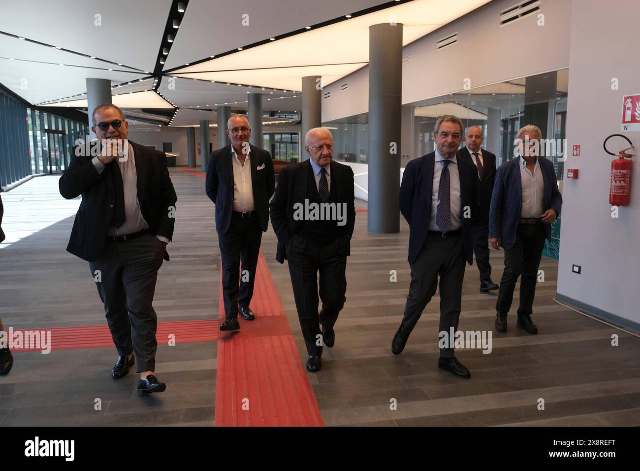 News - visita istituzionale del Ministro dei trasporti Matteo Salvini alla nuova stazione marittima di Molo Beverello il presidente della regione Campania Vincenzo De Luca durante una visita alla nuova stazione marittima del molo Beverello di Napoli. Napoli Napoli Italia Copyright: XAntonioxBalascox/xLiveMediax LPN_1377702 Foto Stock