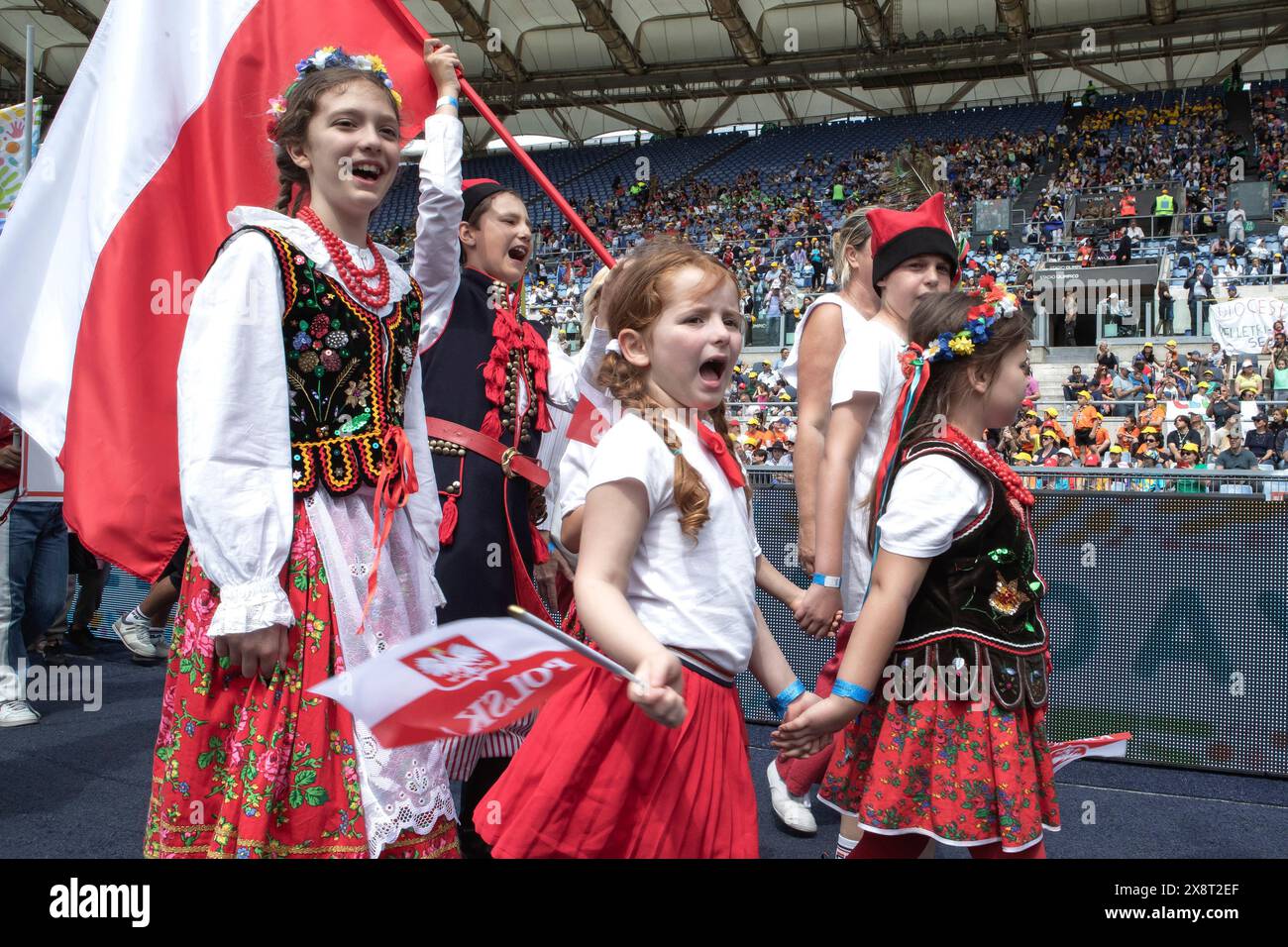 Città del Vaticano, Vaticano, 25 maggio 2024. Papa Francesco incontra i bambini durante la prima "giornata mondiale dei bambini", allo stadio olimpico di Roma. Maria Grazia Picciarella/Alamy Live News Foto Stock