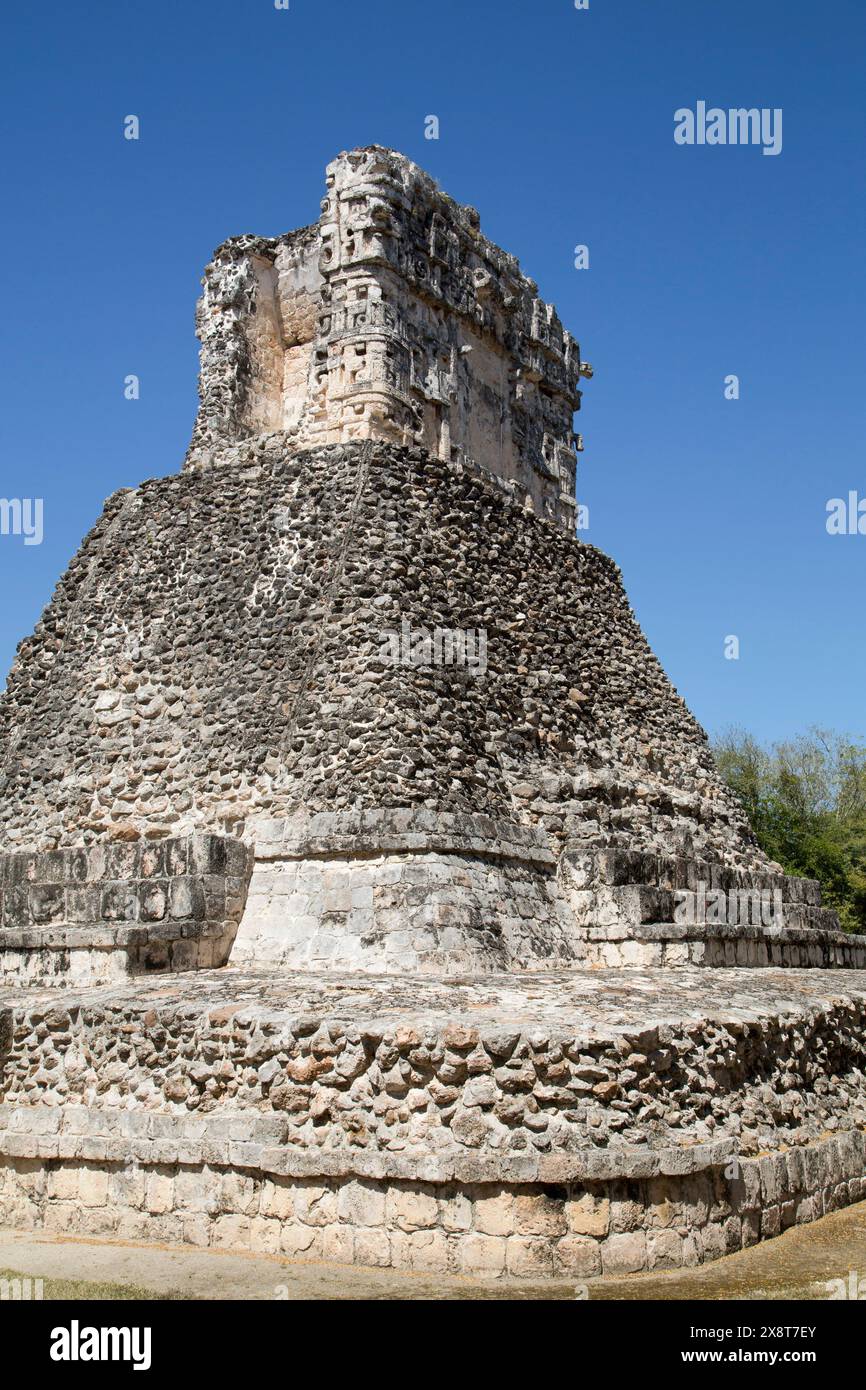 Tempio di Dzibilnocac (volta dipinta), rovine archeologiche maya di Dzibilnocac, stile Chenes, Campeche, Messico Foto Stock