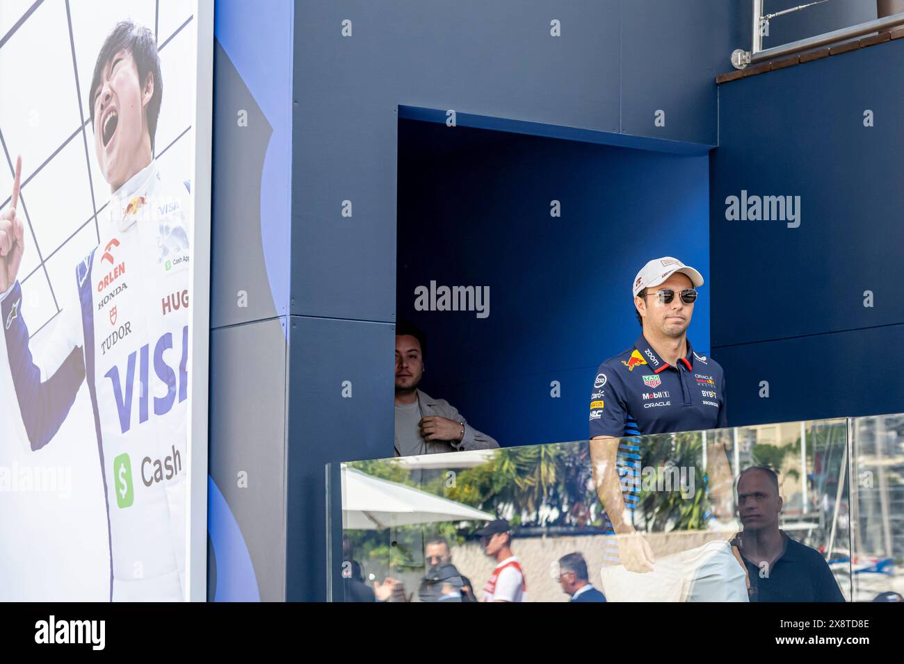 Monte Carlo, Monaco, maggio 26, Sergio Perez, dal Messico gareggia per la Red Bull Racing. Giorno della gara, ottavo round del campionato di Formula 1 2024. Crediti: Michael Potts/Alamy Live News Foto Stock