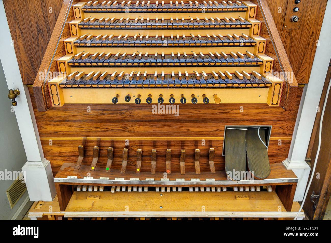 Tastiera d'organo, Chiesa di S. Mang, Kempten, Allgaeu, Baviera, Germania Foto Stock