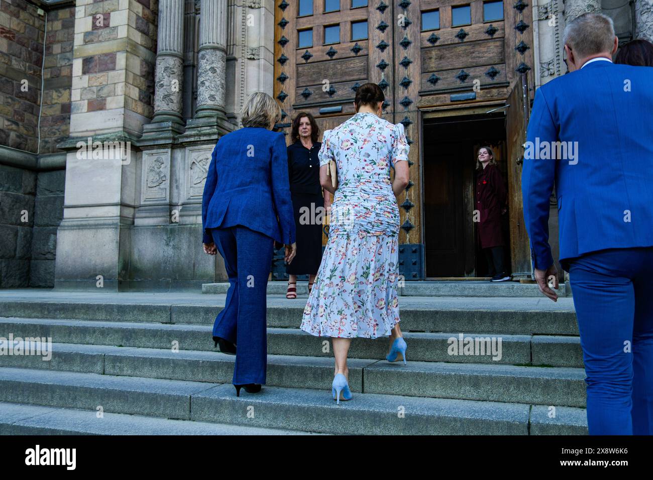 Stoccolma, Kronprinsessan al Nordiska museet, Svezia, 05 27 2024, incontro annuale. Sanne Houby-Nielsen, Maria Elisabet Groop Russel, Principessa Victoria, Clara Block Hane, Hans Malmsten credito: Daniel Bengtsson/Alamy Live News Foto Stock