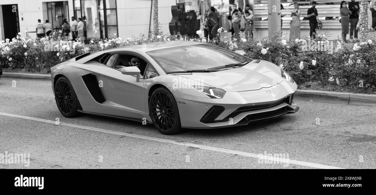 Los Angeles, California USA - 11 aprile 2021: Vista angolare Lamborghini Aventador. Foto Stock