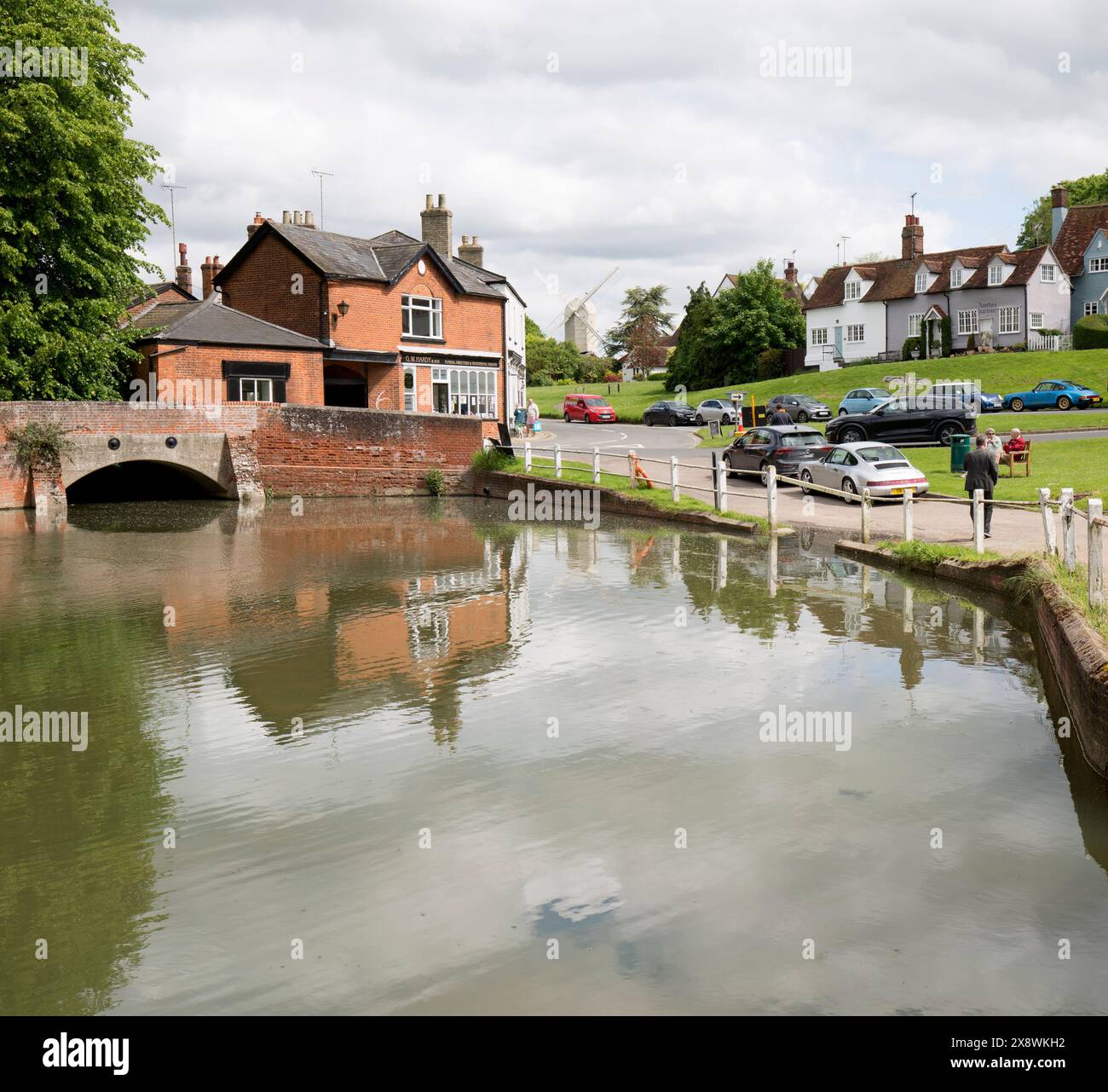 Duck Pond e Bridge Finchingfield Essex Foto Stock