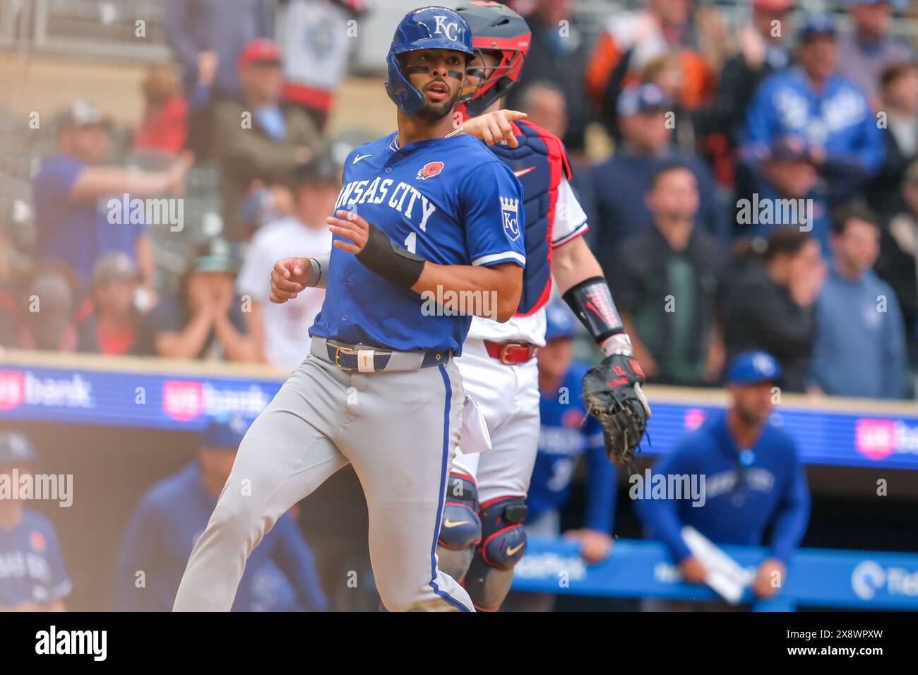 Minneapolis, Minnesota, Stati Uniti. 27 maggio 2024. I Kansas City Royals lasciarono i punteggi di MJ MELENDEZ (1) durante una partita della MLB tra i Minnesota Twins e i Kansas City Royals al Target Field il 27 maggio 2024. I Twins vinsero 6-5. (Immagine di credito: © Steven Garcia/ZUMA Press Wire) SOLO PER USO EDITORIALE! Non per USO commerciale! Crediti: ZUMA Press, Inc./Alamy Live News Foto Stock