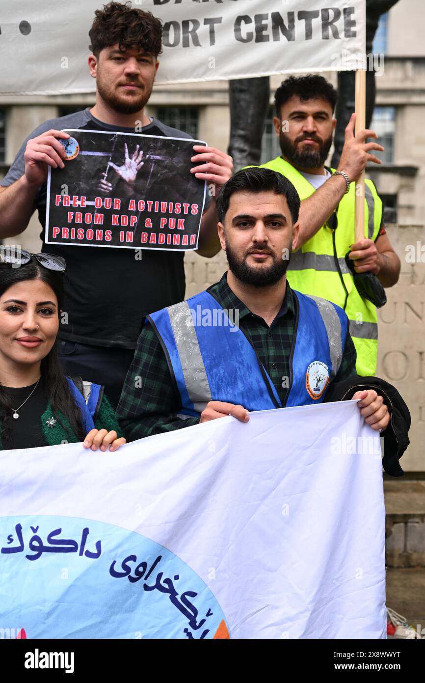 Londra, Inghilterra, Regno Unito. 27 maggio 2024. Una protesta organizzata dal Dakok Support Centre e dalla Federazione internazionale dei rifugiati iracheni si svolge a Londra sul disegno di legge del governo britannico del Ruanda. I manifestanti affermano che la ricerca di rifugiati è un diritto umano e che sono preoccupati per l'invio di rifugiati iracheni in Ruanda. (Immagine di credito: © Cal Ford/ZUMA Press Wire) SOLO PER USO EDITORIALE! Non per USO commerciale! Crediti: ZUMA Press, Inc./Alamy Live News Foto Stock