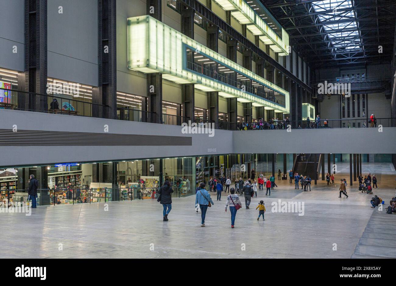 Tate Modern turbine Hall , Londra , Regno Unito Foto Stock