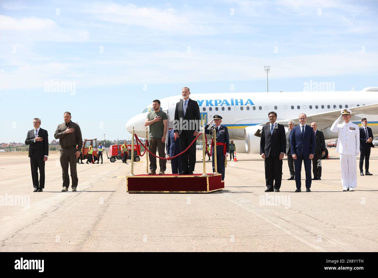 Il re spagnolo Felipe vi riceve il presidente ucraino Volodymyr Zelensky a Madrid lunedì 27 maggio 2024. Crediti: CORDON PRESS/Alamy Live News Foto Stock