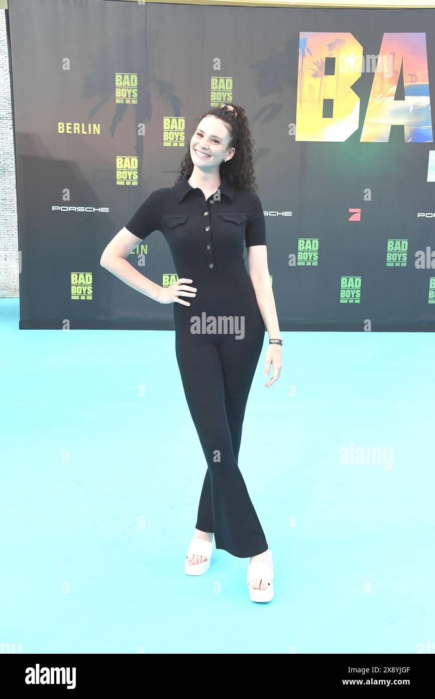 Betty Taube bei der BAD BOYS CAVALCANO O DIE Premiere a Berlino 27.05.2024 *** Betty Taube al BAD BOYS RIDE OR DIE premiere a Berlino 27 05 2024 Foto Stock
