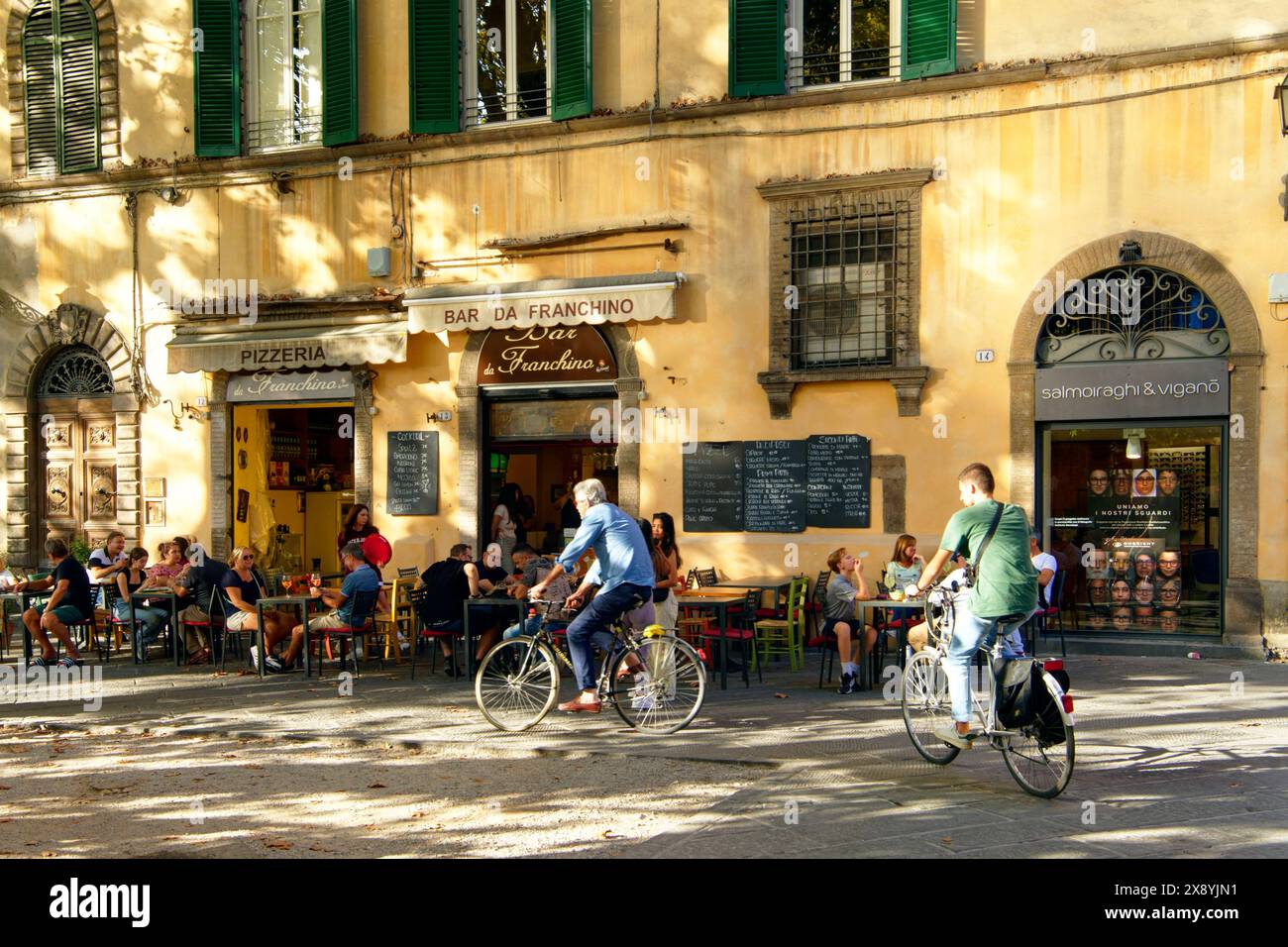 Italia, Toscana, Lucca, piazza Napoleone Foto Stock