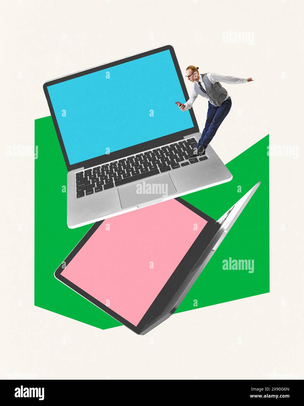 Collage d'arte contemporanea. Giovane uomo in piedi su notebook con schermo vuoto e bilanciamento. Lavoro in remoto. Foto Stock