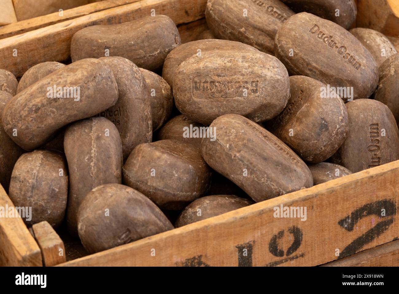 Dudu Osun, sapone nero nigeriano con burro di karité Foto Stock
