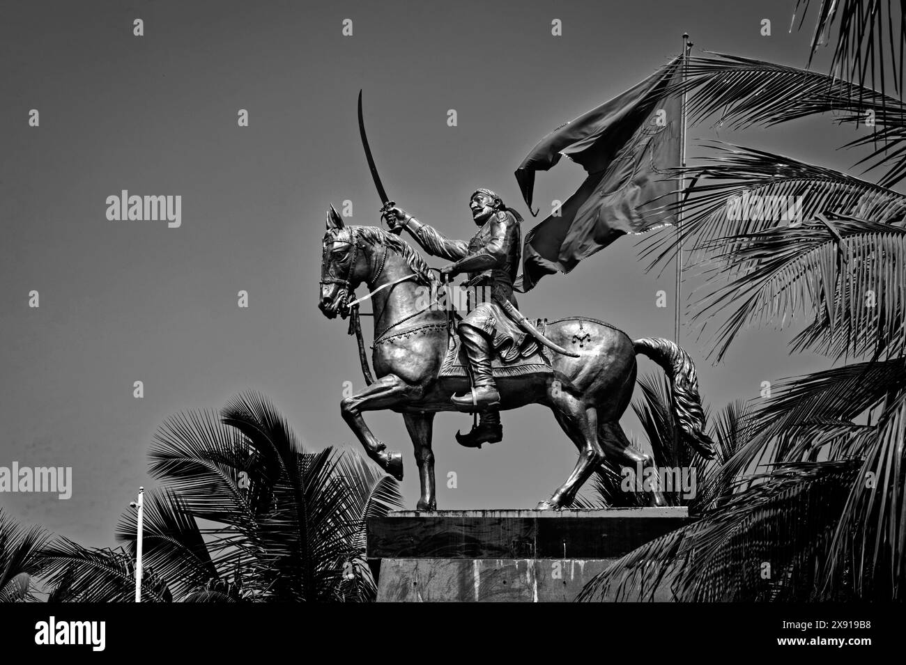 04 15 2012 foto Vintage in bianco e nero della statua di Shivaji, del giardino pubblico, di Dahisar, Mumbai, Maharashtra, India, Asia Foto Stock