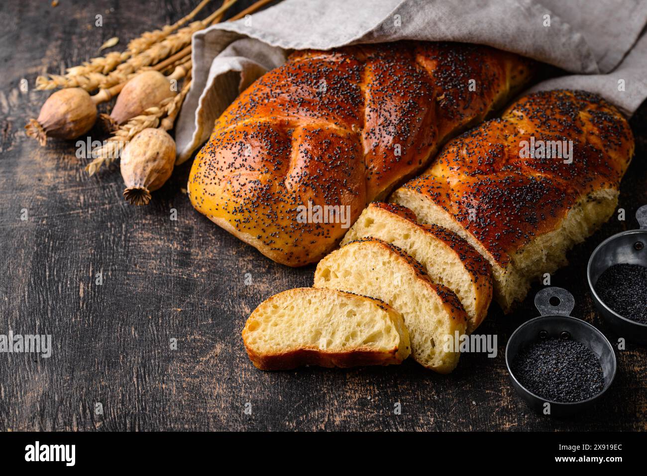 Pane tradizionale ebraico di sabato Challah Foto Stock