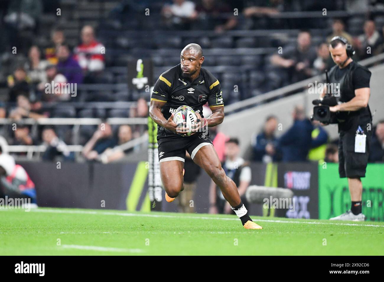 Hollywoodbets Sharks Makazole Mapimpi durante l'European Rugby Challenge Cup, finale di rugby a 15 tra Gloucester Rugby e Hollywoodbets Sharks il 24 maggio 2024 al Tottenham Hotspur Stadium di Londra Foto Stock