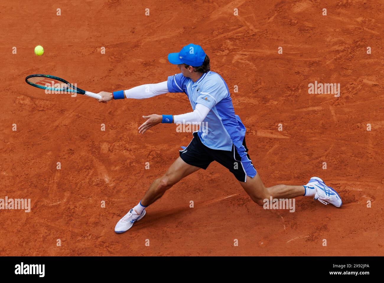 Roland Garros, 28 maggio 2024: Alex De Minaur (AUS) durante l'Open di Francia 2024. Alamy Live News/corleve Foto Stock