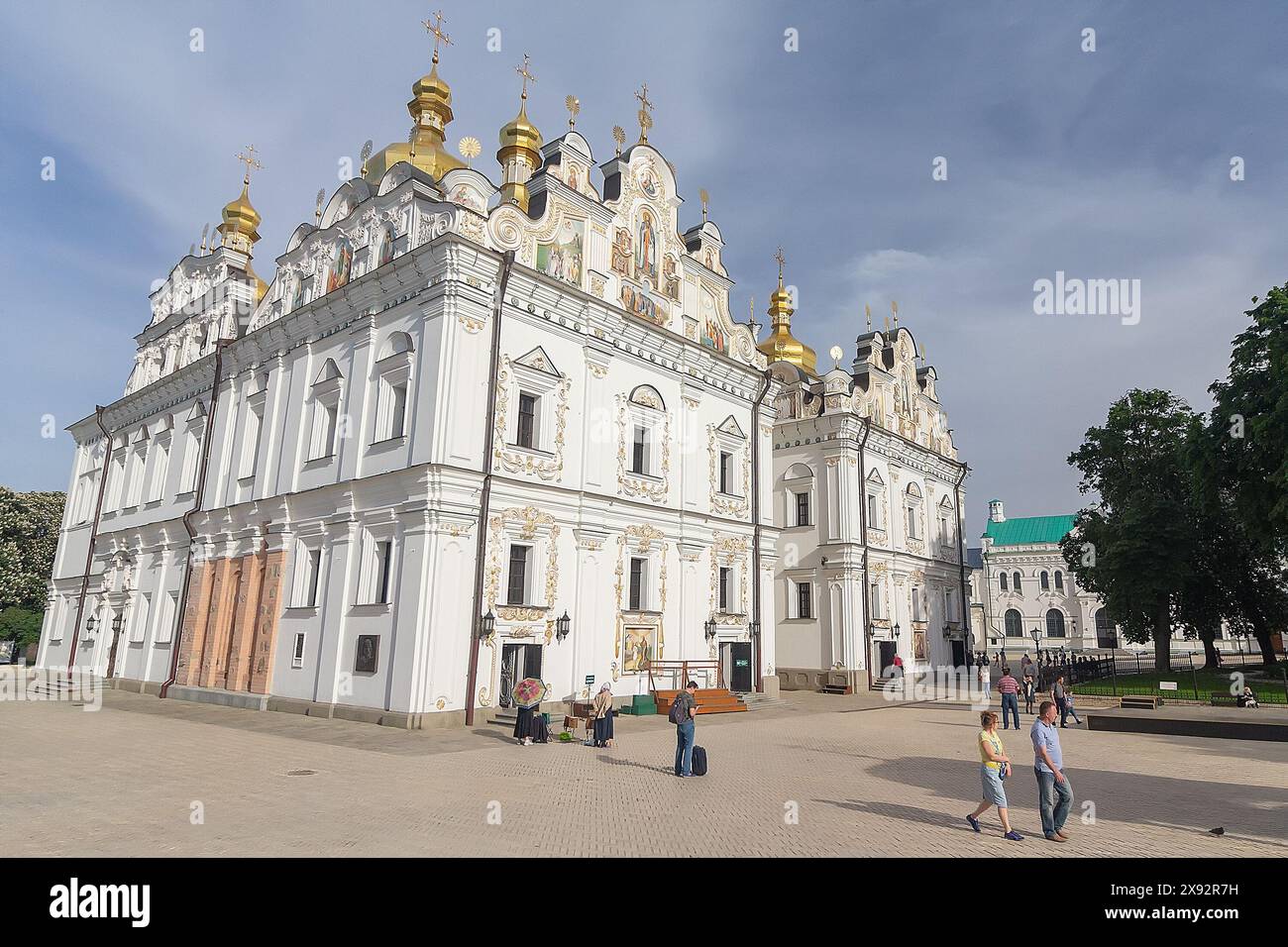 Kiev, Ucraina - 18 maggio 2019: Parrocchiani della Cattedrale dell'assunzione di Kiev Pechersk Lavra Foto Stock