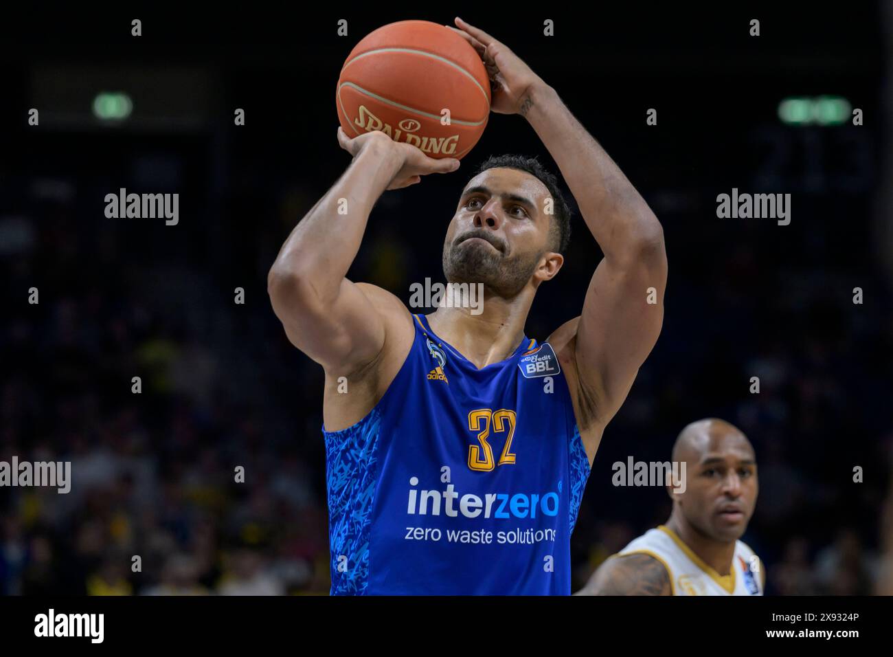 Berlino, Germania. 28 maggio 2024. GER, Berlin, Basketball, Alba Berlin vs Chemnitz Niners, BBL, Basketball, Uber Arena, 28.05. 2024, semifinali di playoff, Johannes Thiemann (Alba Berlin, 32), Free Throw, Credit: HMB Media/Alamy Live News Foto Stock