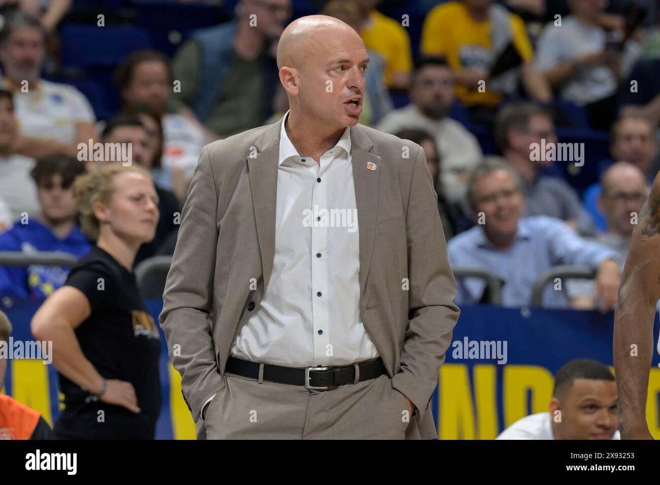 Berlino, Germania. 28 maggio 2024. GER, Berlin, Basketball, Alba Berlin vs Chemnitz Niners, BBL, Basketball, Uber Arena, 28.05. 2024, semifinali di playoff, Rodrigo Pastore, Trainer - Niners Chemnitz, crediti: HMB Media/Alamy Live News Foto Stock