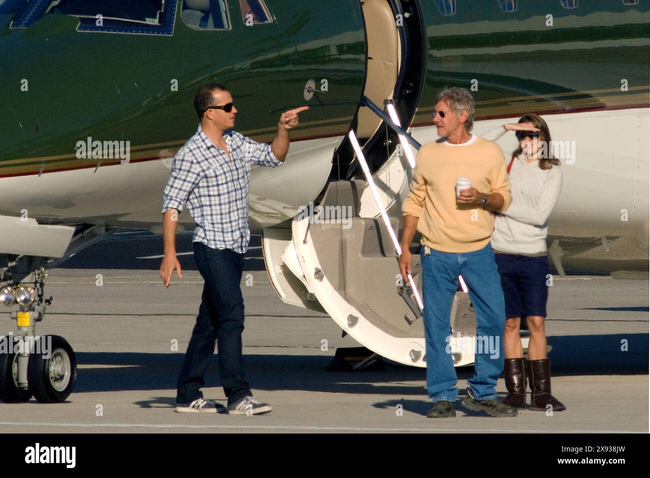 Esclusiva. Harrison Ford partì per il fine settimana del Labor Day con sua moglie Calista Flockhart e suo figlio Liam e un amico di coppia al ranch di Harrison vicino a Jack Foto Stock