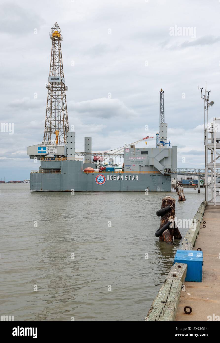 Ocean Star Offshore Drilling Rig and Museum nel canale di Galveston a Galveston, Texas Foto Stock