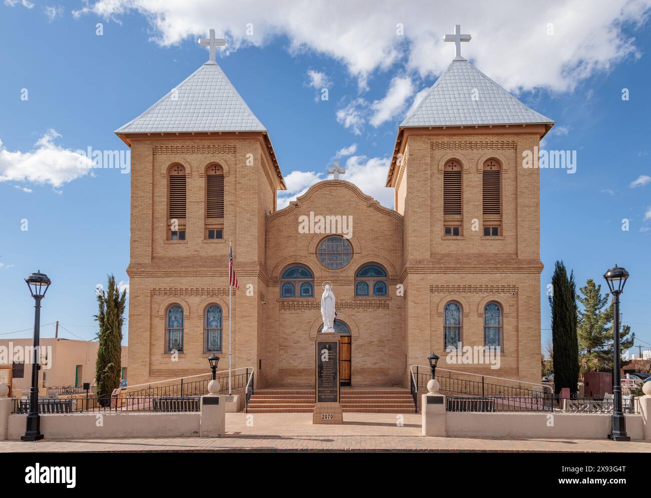 La Basilica di San Albino è una chiesa cattolica costruita in mattoni cotti di fronte a Mesilla Plaza a Mesilla, nuovo Messico Foto Stock