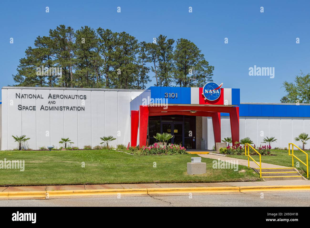 Edificio amministrativo per la National Aeronautics and Space Administration (NASA) nello Stennis Space Center vicino a Bay St Louis, Mississippi Foto Stock