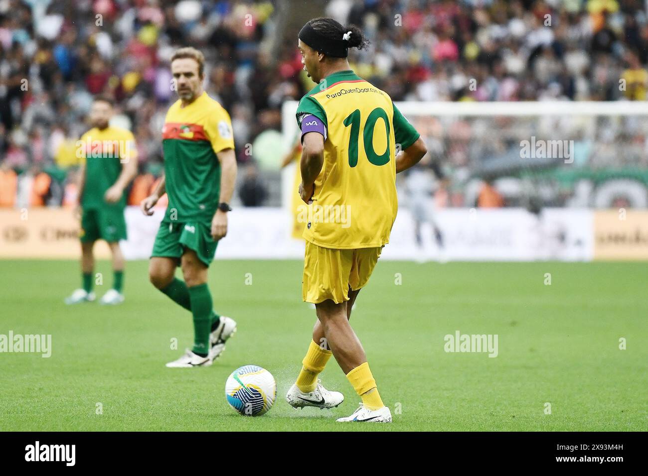 Rio de Janeiro, Brasile, 27 maggio 2024. Il calciatore Ronaldinho Gaúcho, durante una partita di beneficenza per le vittime delle inondazioni nel Rio grande do sul, a Foto Stock