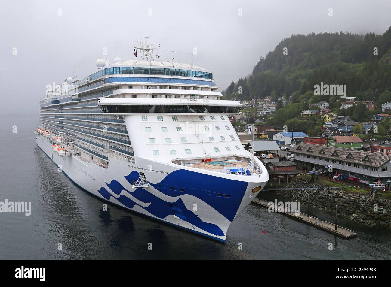 NCL Norwegian Jewel, Ketchikan, Revillagigedo Island, Clarence Strait, Alaska, Stati Uniti, Golfo dell'Alaska, Nord America Foto Stock
