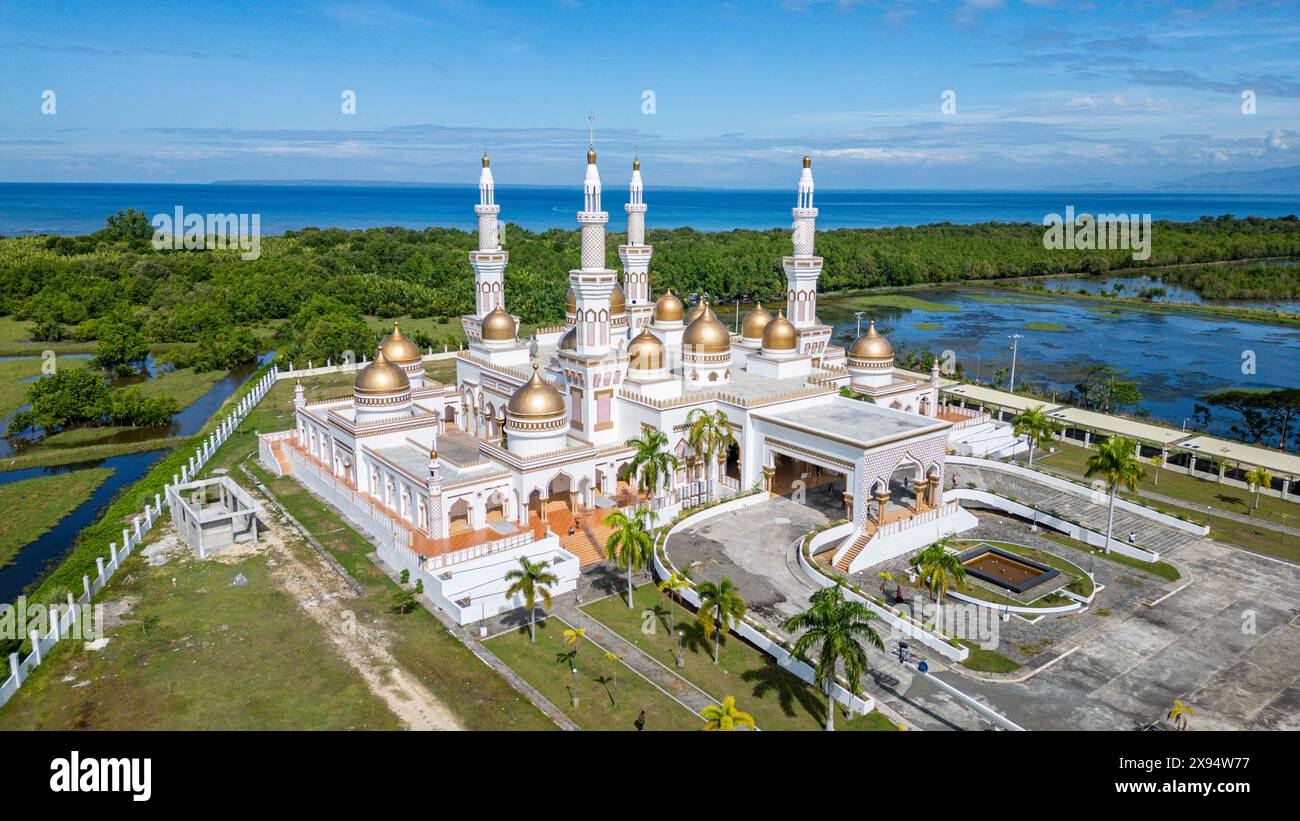 Aerea del sultano Hassanal Bolkiah Masjid, Cotabato City, Bangsamoro Autonoma nel Mindanao musulmano, Filippine, Sud-est asiatico, Asia Foto Stock