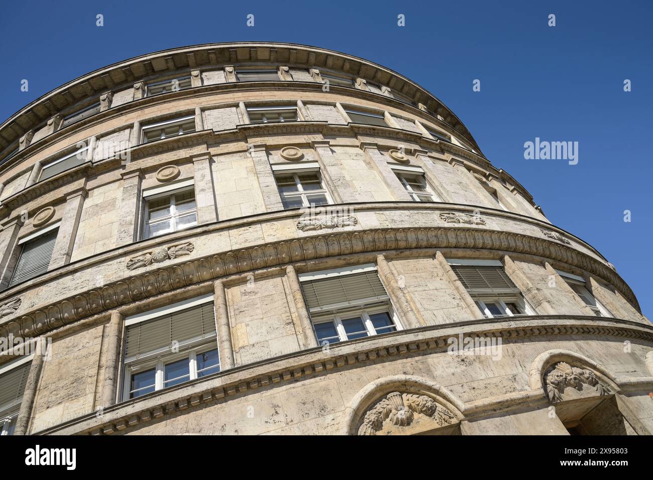 Dipartimento del Senato per la giustizia e la tutela dei consumatori, Salzburger Straße, Schöneberg, Berlino, Germania, Senatsverwaltung für Justiz und Verbraucherschu Foto Stock