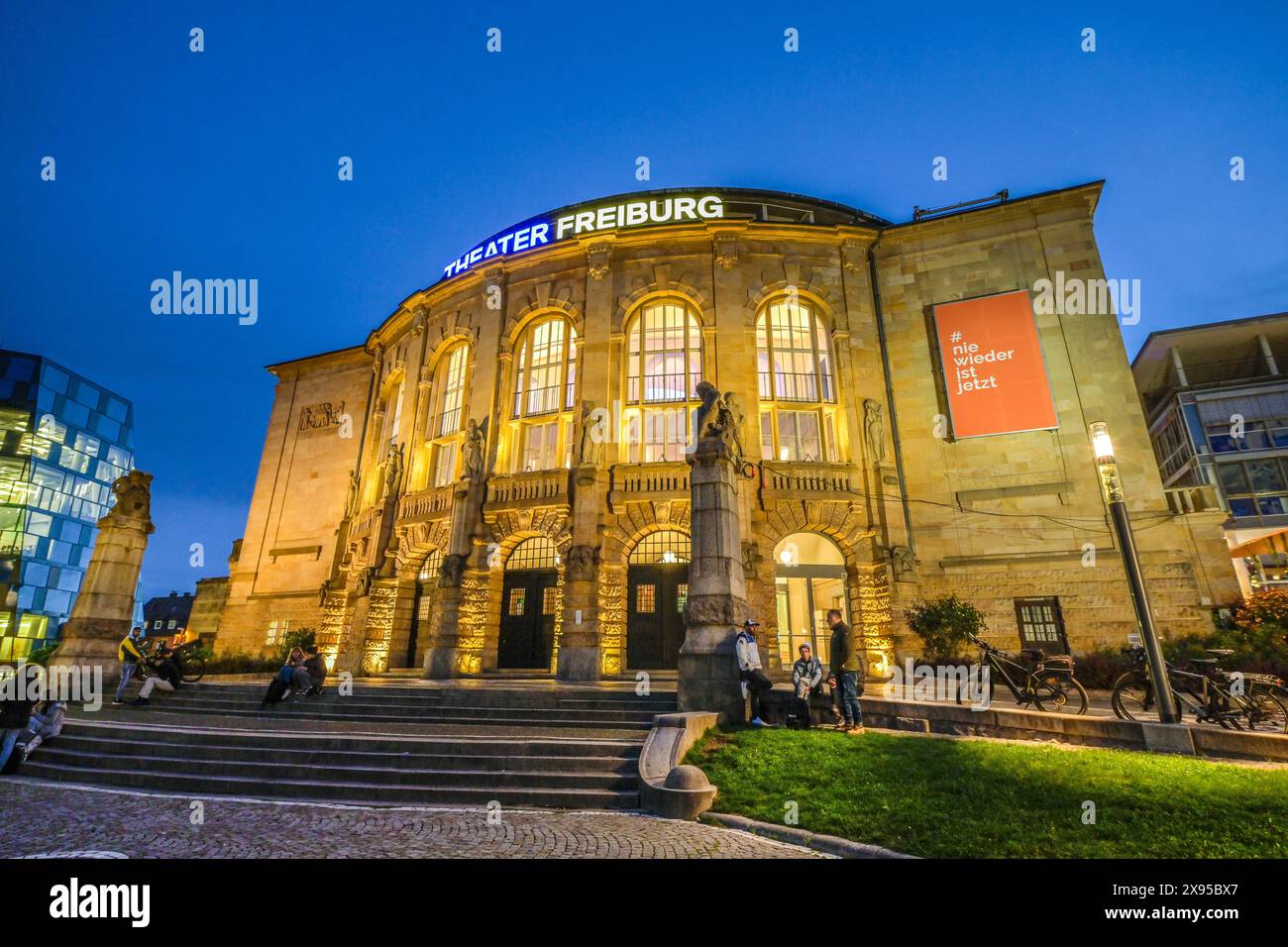 Theater, Bertoldstrasse, Friburgo im Breisgau, Baden-Württemberg, Germania, Theater, Bertoldstraße, Friburgo in Brisgovia, Baden-Württemberg, Deutschlan Foto Stock