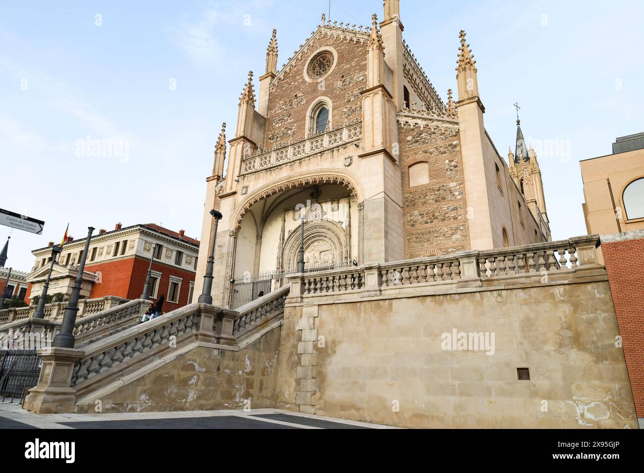 Madrid, Spagna - 8 aprile 2024: Chiesa di San Girolamo il reale, chiamata Los Jeronimos, nella città di Madrid Foto Stock