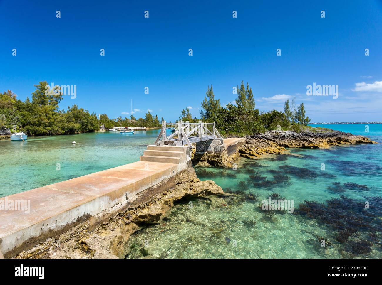 Passerella pedonale dall'Isola d'Irlanda all'Isola di Hospital, Sandys, Bermuda, Nord Atlantico, Nord America Foto Stock