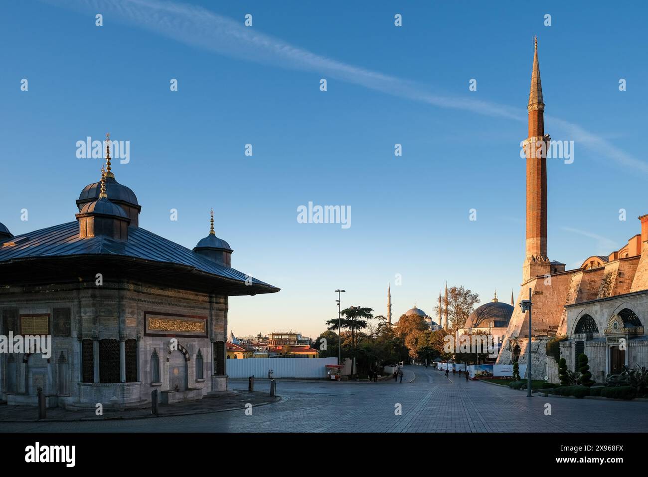 Paesaggio urbano delle aree storiche di Istanbul, tra cui Hagia Sophia e la Moschea del Sultano Ahmed, UNESCO, distretto di Fatih, Istanbul Foto Stock