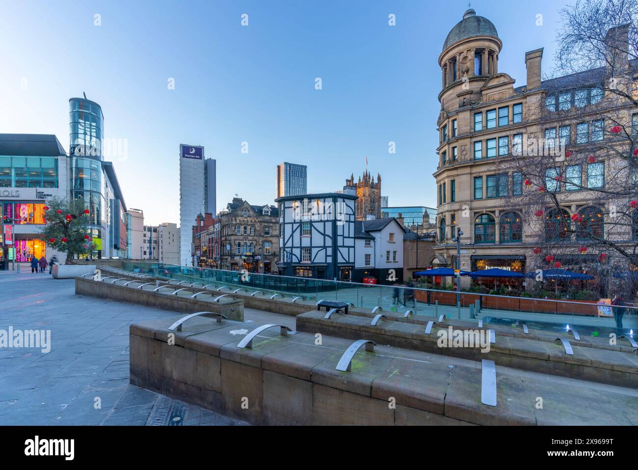 Vista di Exchange Square, Manchester, Lancashire, Inghilterra, Regno Unito, Europa Foto Stock