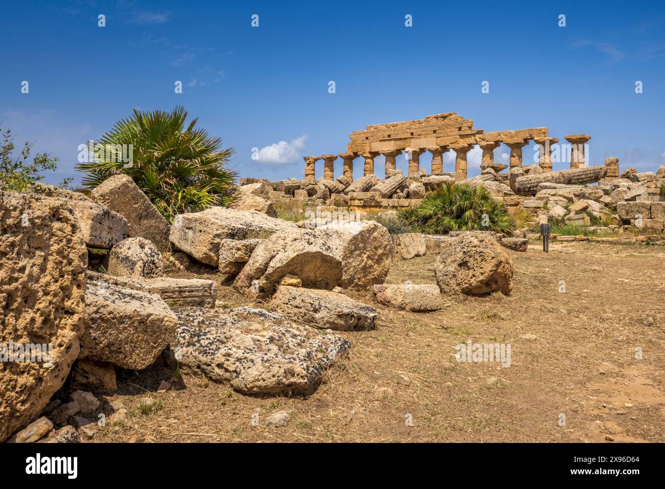 Le rovine dell'antico tempio greco a Selinunte, in Sicilia Foto Stock