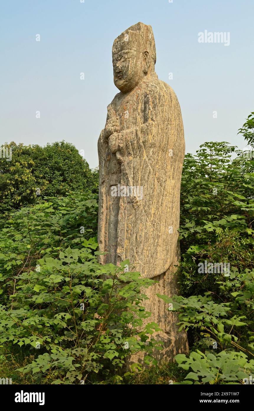 Antiche statue di pietra sulla via Sacra, tombe imperiali della dinastia Song del Nord, mausoleo di Yongxi, Xicun, Gongyi, Henan, Cina Foto Stock