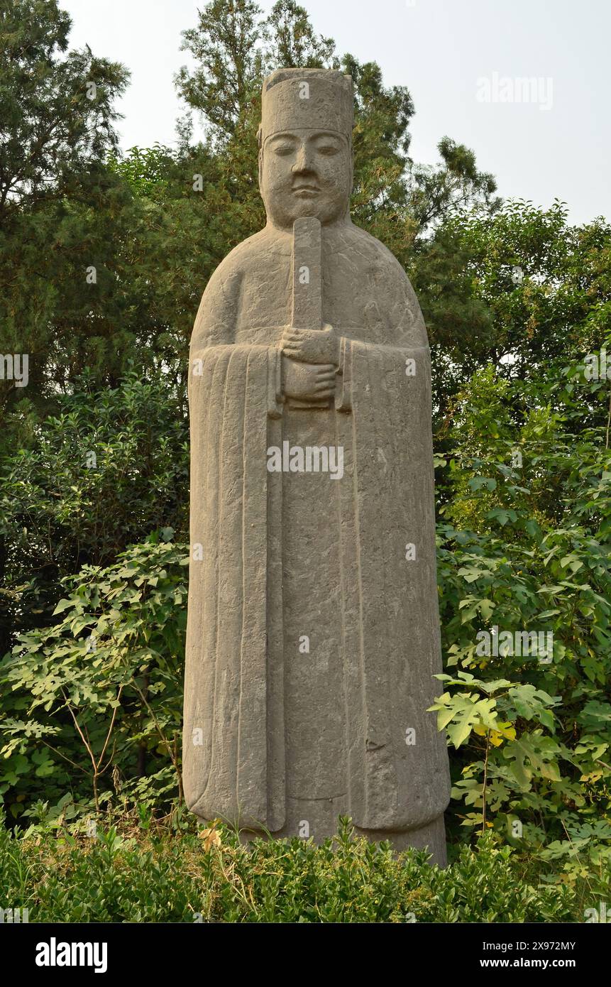 Antiche statue di pietra sulla via Sacra, tombe imperiali della dinastia Song del Nord, mausoleo di Yongxi, Xicun, Gongyi, Henan, Cina Foto Stock
