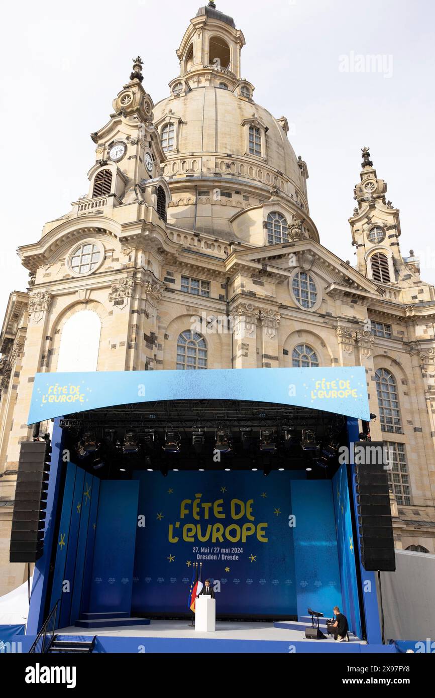 Emmanuel Macron (Presidente della Repubblica francese) parla alla Fete de l'Europe sul Neumarkt di fronte alla Chiesa di nostra Signora, Dresda, 27 maggio Foto Stock