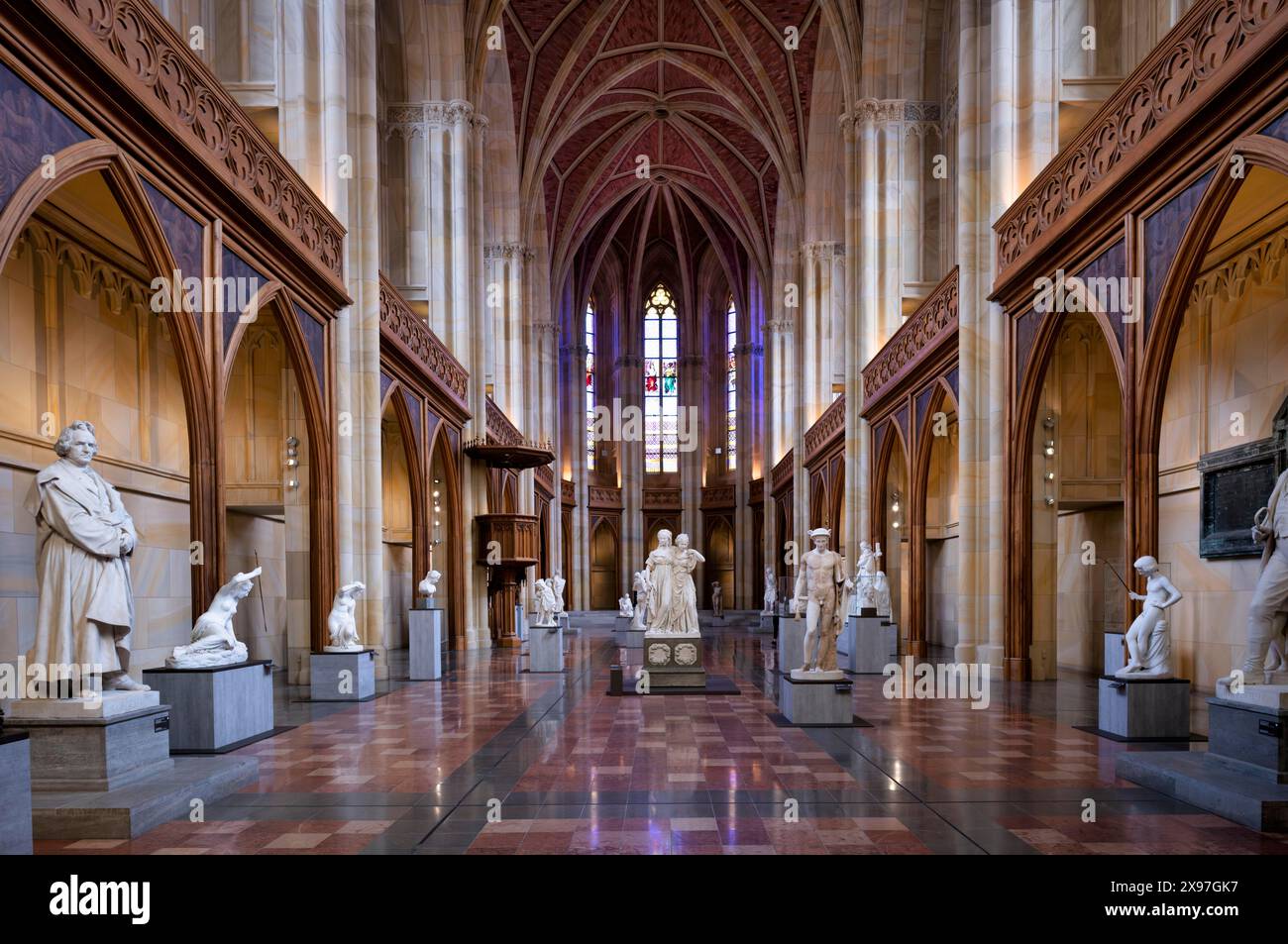 Fotografia d'interni, figure in gesso, oggetti d'arte, chiesa di Friedrichswerder, architetto Karl Friedrich Schinkel, Berlino, Germania Foto Stock