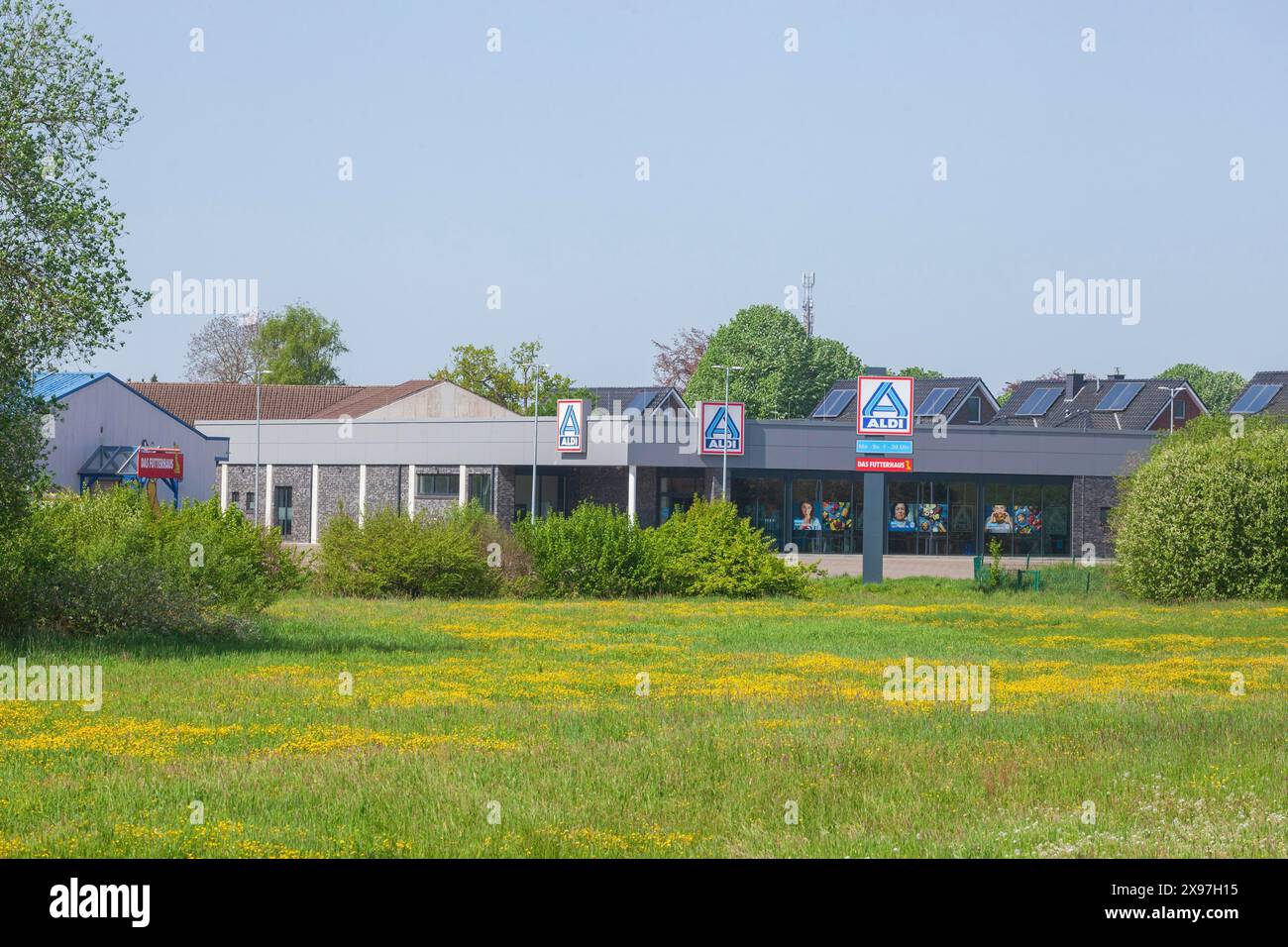 Supermercato Aldi-Nord su un terreno verde, Lilienthal, bassa Sassonia, Germania Foto Stock