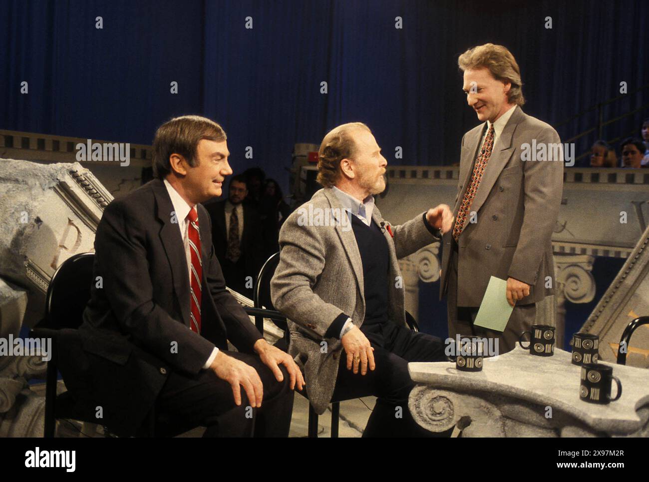 17 OTTOBRE 2007 - L7453JKEL.ON SET OF POLITICAL INCORRECT 01-28-1994.TV/MOVIE STILL. SAM DONALDSON BOB DORAN BILL MAHER. JAMES KELLY- 1994 (immagine di credito: © James M. Kelly/ZUMA Wire) SOLO PER USO EDITORIALE! Non per USO commerciale! Foto Stock
